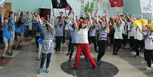 В Нагайбакском районе трудовые отряды дали старт лету танцами