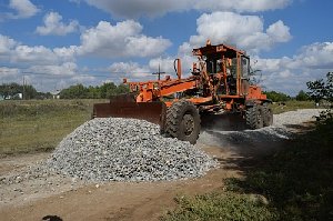 В Нагайбакском районе продолжается ремонт дорожной сети