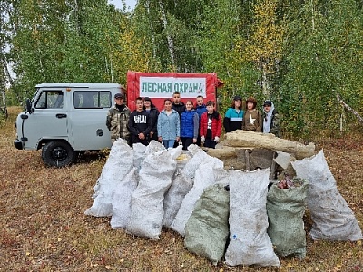 Представители Нагайбакского района провели субботник на территории Анненского заказника