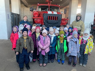 В Нагайбакском районе дошкольникам показали работу пожарных