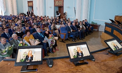 Борис Дубровский поздравил южноуральских журналистов с Днем российской печати