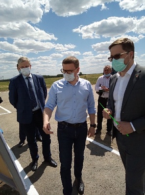 Алексей Текслер посетил бройлерную площадку в п.Нагайбакский