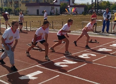 Подтягивались и отжимались, бегали и прыгали
