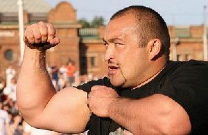 На спортивный праздник в Нагайбакский район приедет известный силач