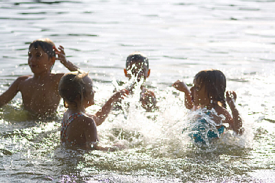 Халатность родителей становится основной причиной гибели детей на воде 