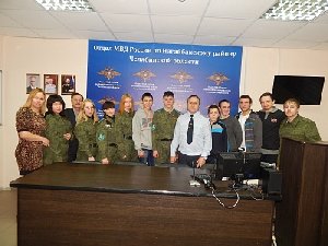 Студенты Фершампенуазского филиала агротехникума "десантировались" в полиции