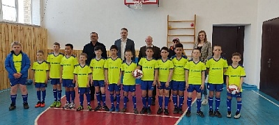 Футбольную экипировку получили футболисты школы 