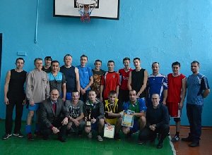 Волейболисты Нагайбакского района сыграли в честь героев