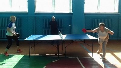 Спортсмены уважаемого возраста состязались в теннисе
