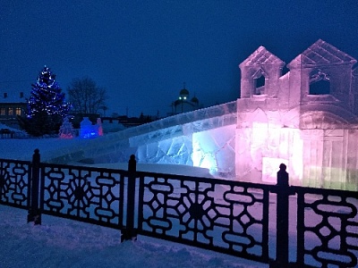 Молодой житель Нагайбакского района будет наказан штрафом за разбитую ледяную фигурку