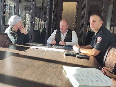 Жители района подняли "коммунальные" проблемы 