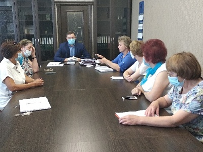 Жители расслабились, а коронавирус не дремлет 