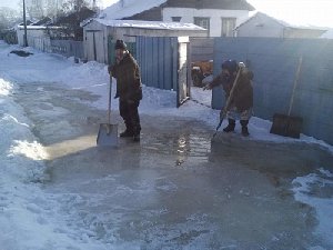 Поток фекалий 11 лет заливает посёлок в Нагайбакском районе