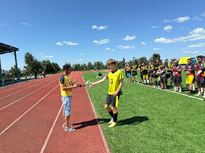 Товарищеский турнир по футболу