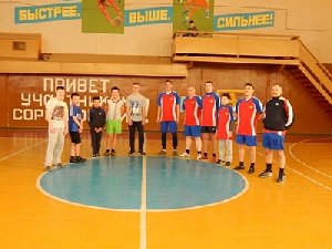 С кем играли в футбол нагайбакские полицейские?