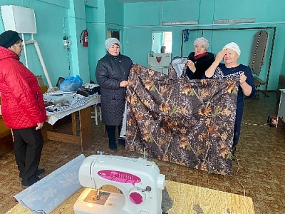 В Нагайбакском районе начали шить плащ-палатки для участников спецоперации