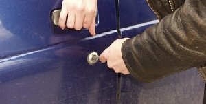 Не хватило водки - угнал машину