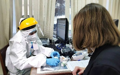 Можно сдать экспресс-тест, пройти осмотр, если подозреваете, что подхватили коронавирус