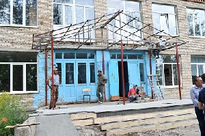 Школа начинается с крыльца