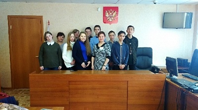 Сбегал ли кто-то из-под стражи, спросили парижские школьники