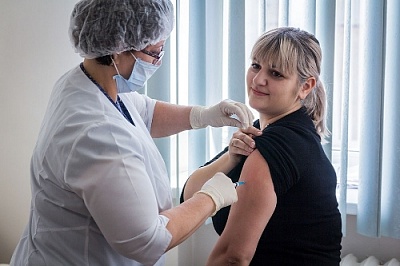 Алексей Текслер: Считаю правильным давать выходной день тем, кто привился