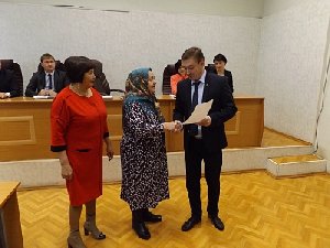 В Нагайбакском районе вдове ветерана вручен жилищный сертификат