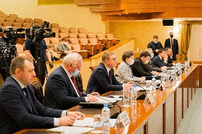 В Уральском федеральном округе обсудили вопросы национальной безопасности