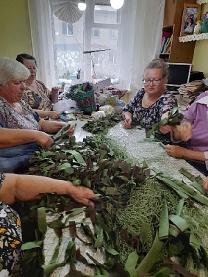 Своих не бросаем