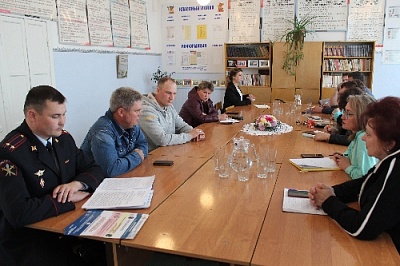 Сотрудники полиции посетили плановое совещание с руководителями общеобразовательных организаций Нагайбакского муниципального района
