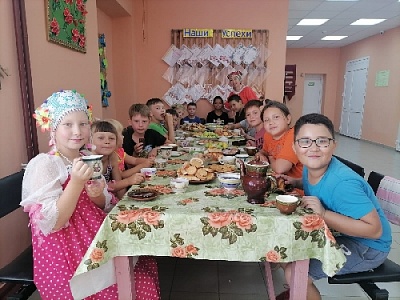 Дружные хороводы с плясками