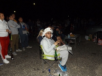 Жители Нагайбакского района вышли на площадь в поддержку российских футболистов