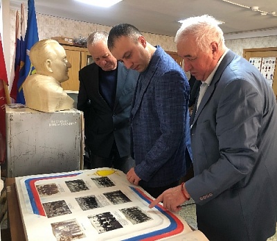 Офицеры в отставке поделились бесценным опытом с руководителем МВД