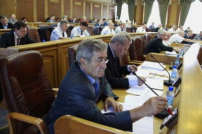 Областные парламентарии поддержали инициативу губернатора Бориса Дубровского