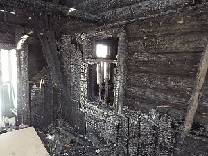 Коллекторы из-за долгов подожгли дом