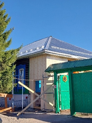 У Парижского музея - новая крыша и строится веранда