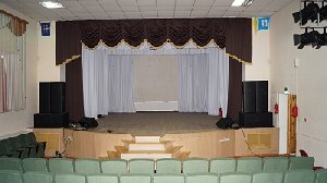 Благотворители помогли «одеть» сцену Дома культуры в Нагайбакском районе