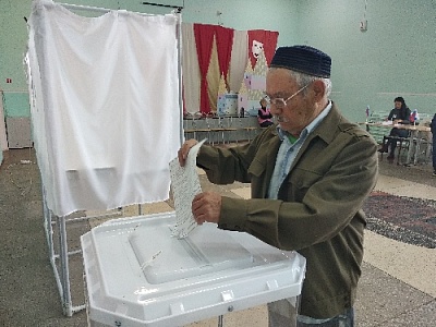 Пожилые жители Нагайбакского района активно принимают участие в голосовании 