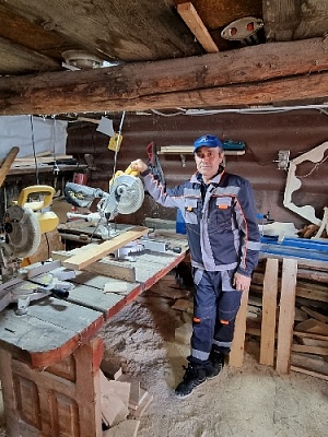 Мастер – «золотые» руки, так называют Николая Ижбаева парижане.