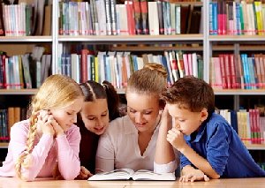 Читаем классику в библиотеке