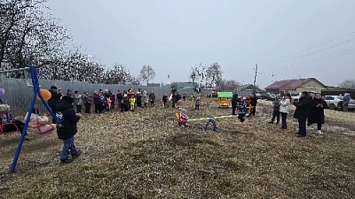 В Берёзовой роще открыли новую детскую площадку!