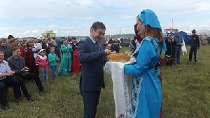 И просвистели валенки над головами...