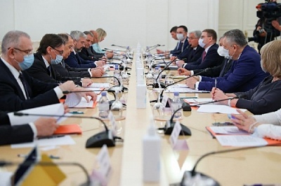 Алексей Текслер выступил с инициативами на заседании Совета глав субъектов России при МИД РФ