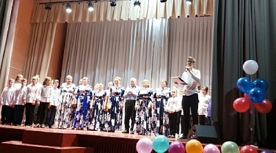 В Переселенческом поселении чествовали мужчин и поздравляли женщин