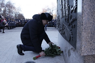 В Челябинске открыли стелу в честь присвоения звания «Город трудовой доблести» 
