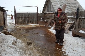 В посёлке Требия  ликвидируют аварию на водопроводе. 