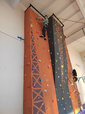 И скалы сможем преодолеть!