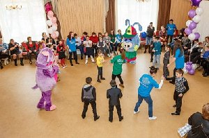 Подарили тепло детям