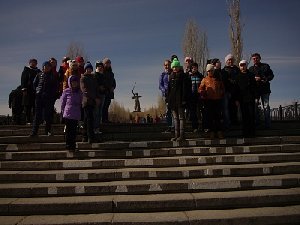 Нагайбакские школьники и педагоги совершили поездку к Мамаеву кургану   