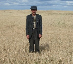 За хлеб, за вспаханную землю, за труд