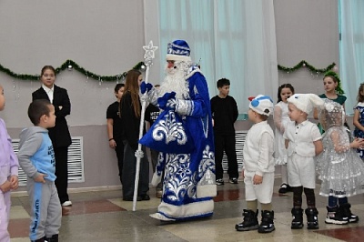 Порадовали детей бойцов 